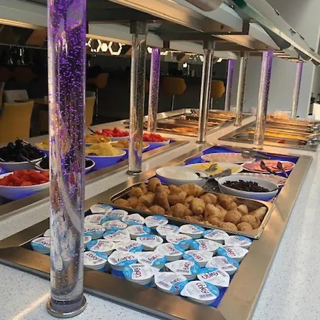 Atrium Hotel Heathrow-2