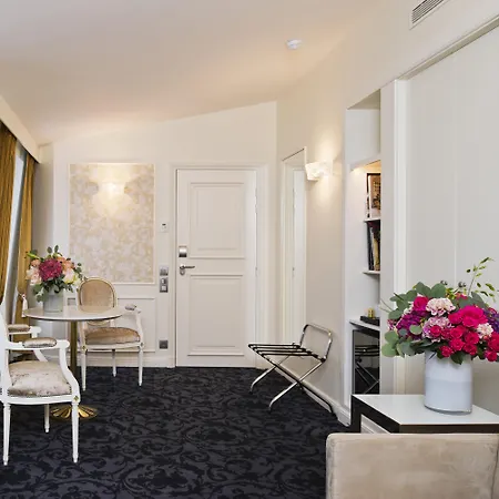 Hotel Saint-Petersbourg Opera & Spa-3