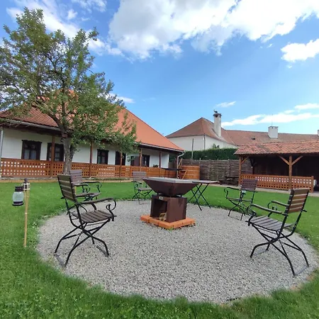 Rauber Baron Cottage-Traditional Comfort House-3