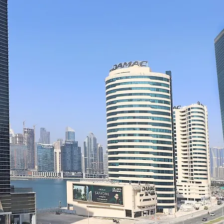 Spacious Apartment With Balcony Near Dubai Mall-2