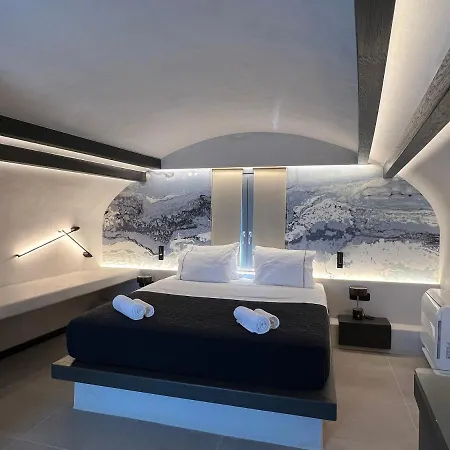 Armonoia Suites Santorini-3