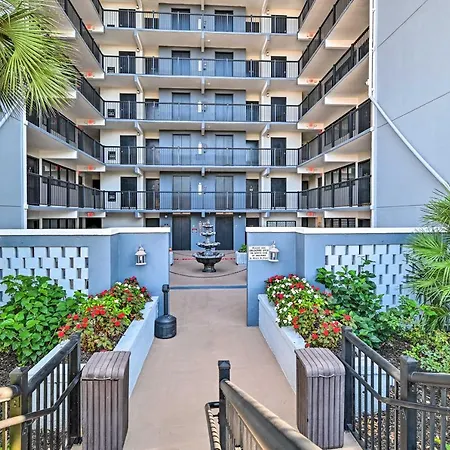 Bright Myrtle Beach Condo W/ Private Balcony!-2