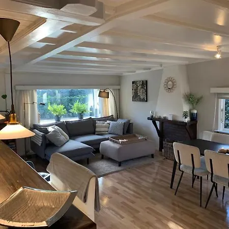 Private Big Garden Double Chalet With Outside Hottub And Barrelsauna, Woodside, Nature-2