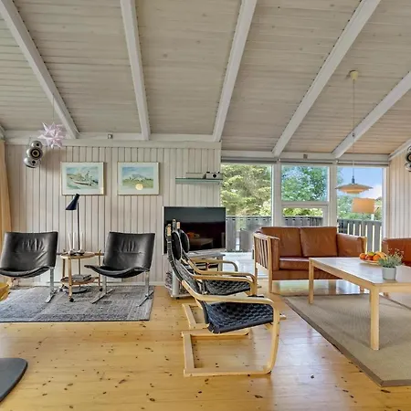 Schönes Haus Mit 3 Schlafzimmern In-2