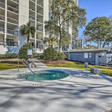 Pool Access Family-Friendly Myrtle Beach Condo-3