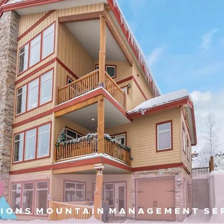 I Spy - Cozy Pet Friendly, Ski In Ski Out Condo With Private Hot Tub-3