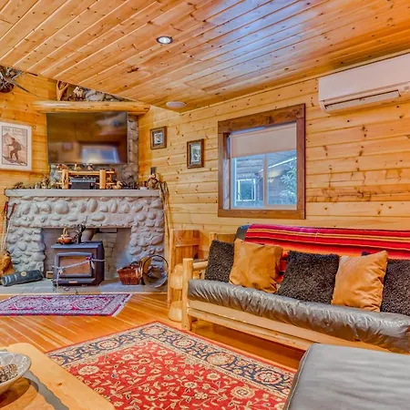 Cedar Cabin-3