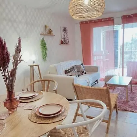 L'Appartement Du Bonheur L Saint-Gilles Les Bains-2