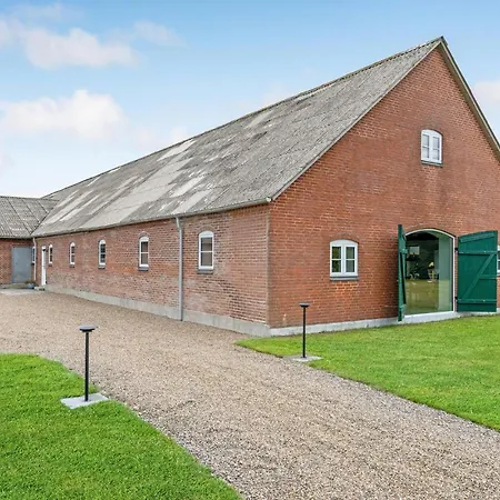 7 Bedroom Stunning Apartment In Varde-3