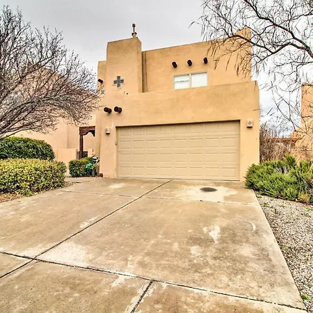 Albuquerque Vacation Home Rental With Hot Tub!-2