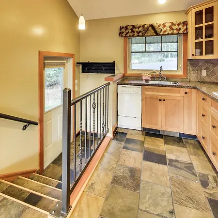 Patricia Lake Bungalows-2