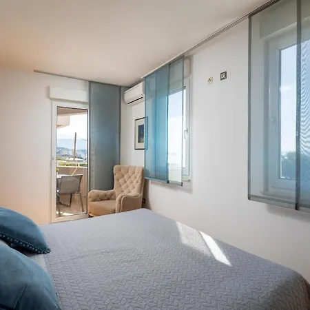 Big Modern Two - Bedroom Apartment With Sea View And Balcony - Spalato-2