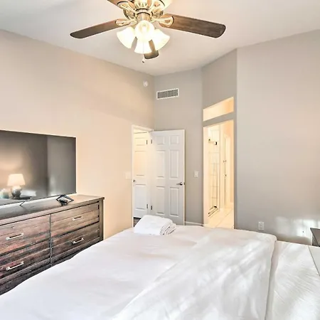 Contemporary Vegas Townhome With Community Pool-3