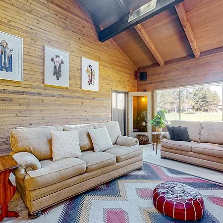 Meadowlark Manor-3