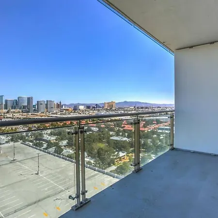 Gorgeous Strip View - Studio At Palms Place - 17-2