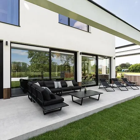 Leie Villa II - By The River With Sauna & Jacuzzi-2