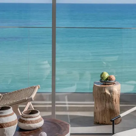 Khroma Luxury Suite 1 Beach Front Apartment-3