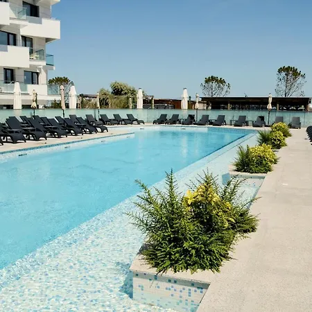 Northbay Sunrise View - Infinity Pool & Spa Resort-3