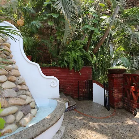 La Villa Del Sol - Pool & Spa And Staff-2