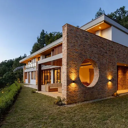 Hilltop Enchanting Villa with Stunning Views&Jacuzzi-3