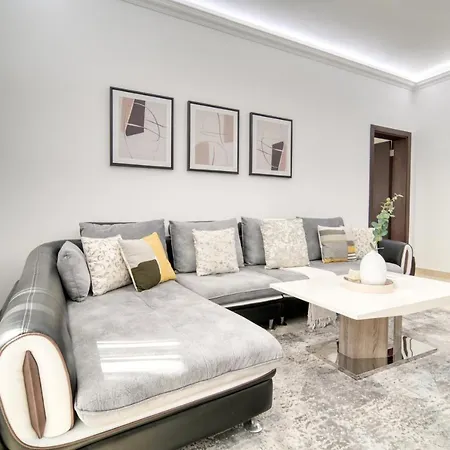 Ritzy 1Br At Global Golf Residence 2 Sports City By Deluxe Holiday Homes-2