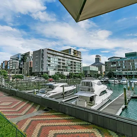 Qv Stays Waterfront Glamour-2