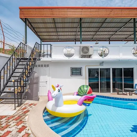 Deluxe 3 Bedrooms Villa With Fancy Pool In Downtown Pattaya-3