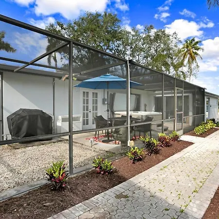 Lake Park Cottage-2
