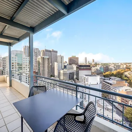 Oaks Sydney Castlereagh Suites-3