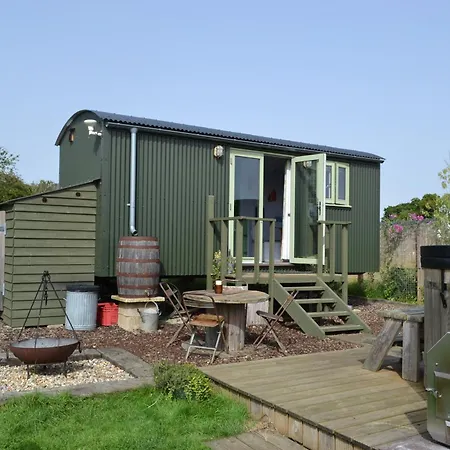 Tabitha Shepherd'S Hut-2