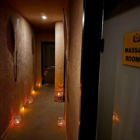 Wolf Of The City Hotel & Spa-3