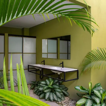 Oasis Tropical Hotel-3