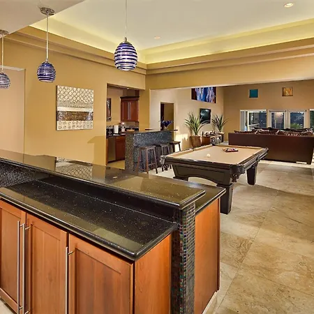 Luxury Estate, Heated Pool, Pickleball Court, More-2