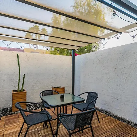 Central Location, Huge Pool, Upgraded Unit-2