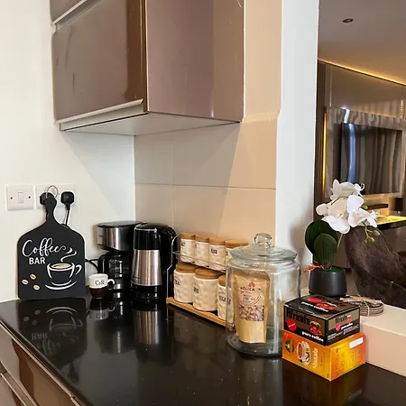 Luxury Home 75”Tv, 5Mins From City Center & Beach-3