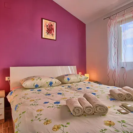 Villa Stokovci In Central Istria For Families And Kids With A Large Garden And Playground-2