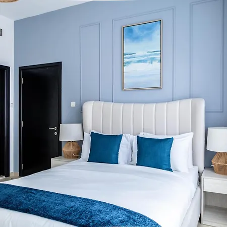 Trophy - Marina Urban Serenity Suite-3