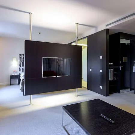 Ramada Plaza By Wyndham Bucharest Convention Center-3
