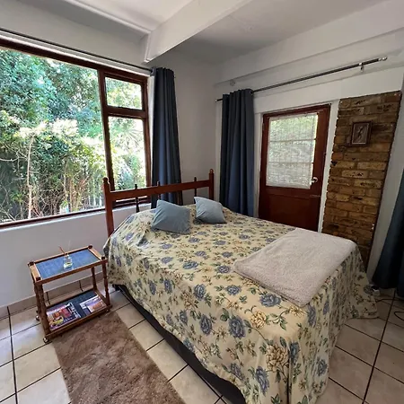Santika Garden Cottage Stellenbosch-3