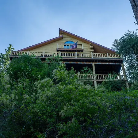 Log Cabin W/ Private Hot Tub On Wenatchee River!-3