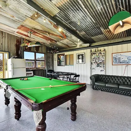 Kulang Retreat In Charming Broke With Large Swim Spa And Games Room Suits Up To 14 Guests-3