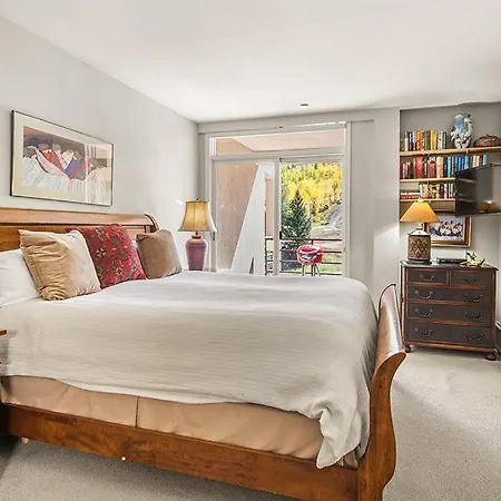 Chamonix 31, Snowmass Ski-In/Ski-Out Condo W/Shared Hot Tub/Pool/Private Washer/Dryer/Wifi-2