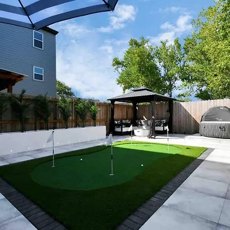 Mini Golf - With Hot Tub- Mins To Downtown Nightlife-2