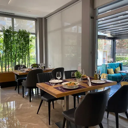 Doanesia Premium Hotel & Spa-3