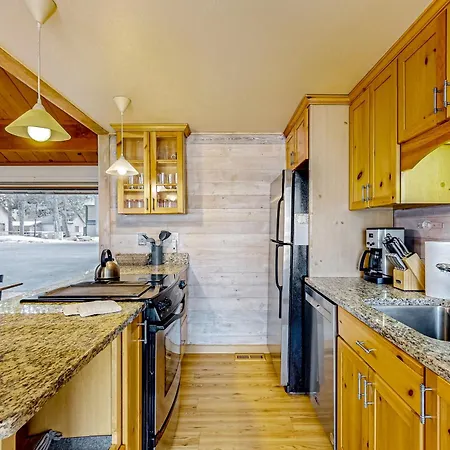 The Mountain Perch, Cabin 7-3