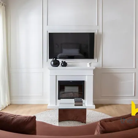 Athenian Elegance, Ensuite Whirlpool & Fireplace Near Acropolis-3