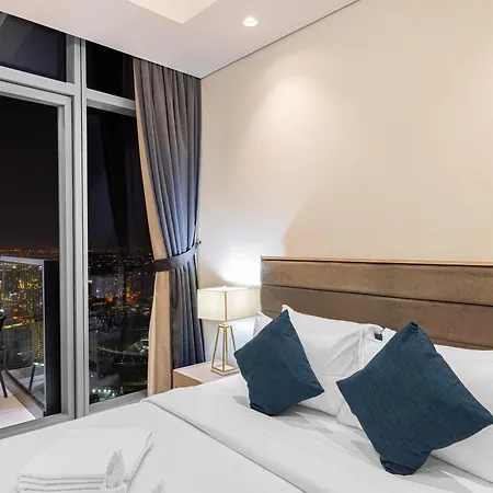 2Br High Floor Infinity Pool W/ Burj Khalifa View-3
