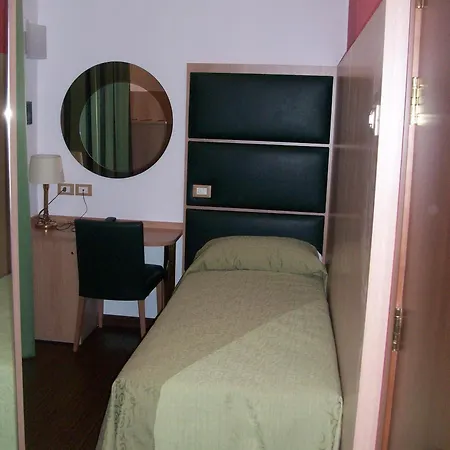 Hotel Mondial-3