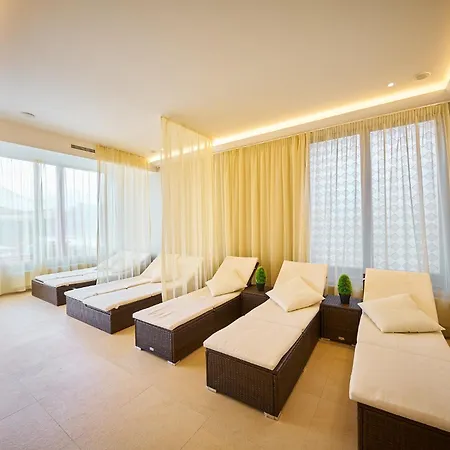 Wellness Hotel Queens-3