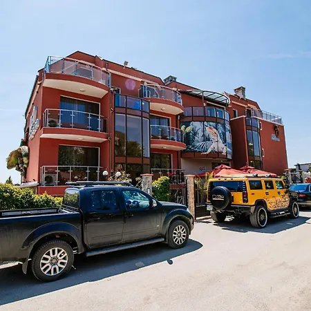 Red Iguana Hotel-3